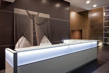 Reception Led innovativa design in ufficio - Riganelli Arredamenti