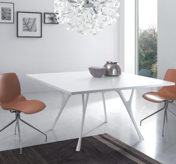 Tavolo riunioni quadrato in melaminico bianco - riganelli