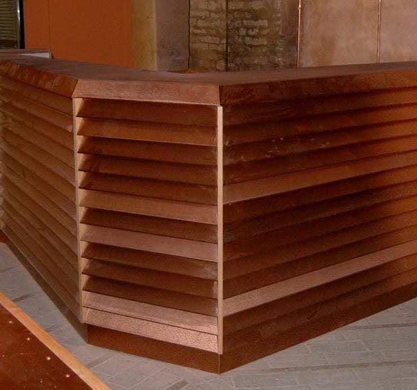 realizzazione bancone in legno per enoteca - riganelli
