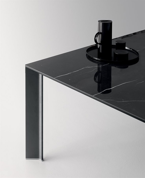 tay tavolo direzionale vetro temperato finto marmo nero -riganelli
