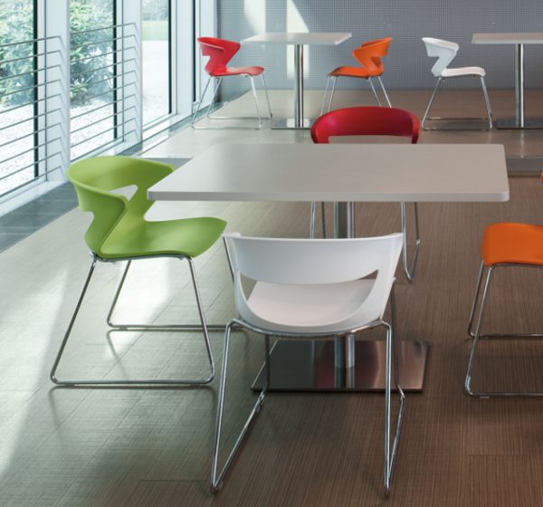 kicca kastel sedia colorata per sala riunioni e attesa - riganelli