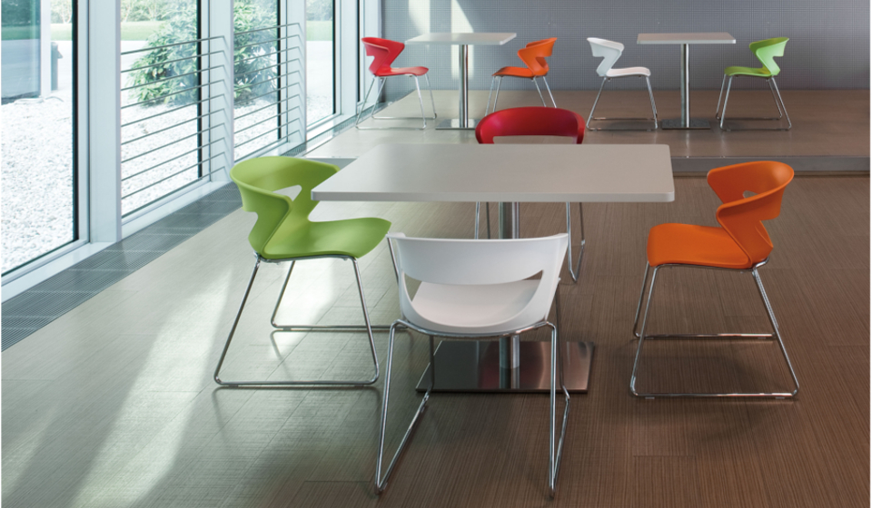 kicca kastel sedia colorata per sala riunioni e attesa - riganelli