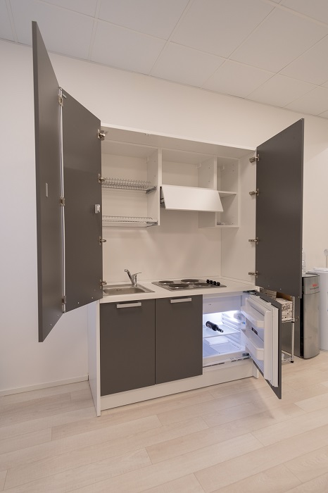 cucina monoblocco con frigorifero per ufficio riganelli