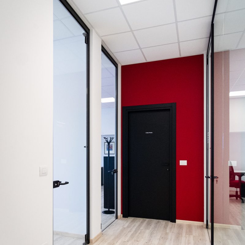 Realizzazione uffici operativi con pareti divisorie -riganelli